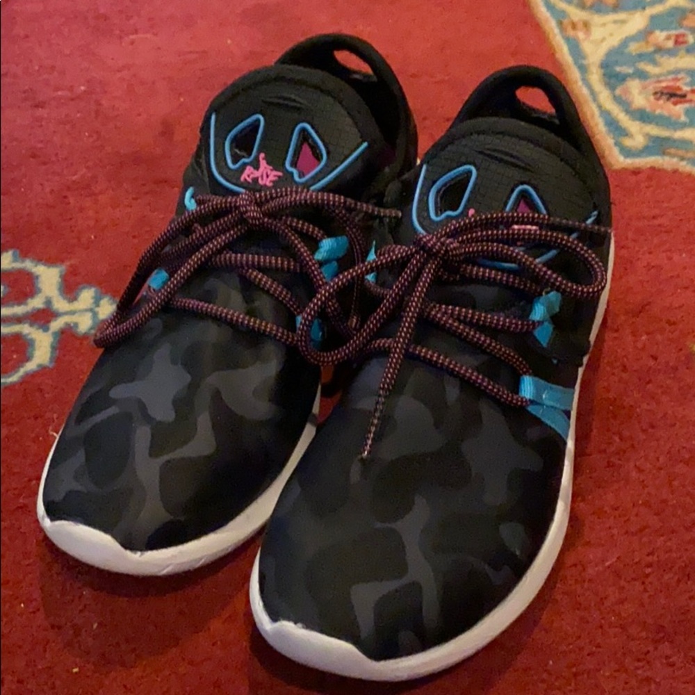 Women’s shoes size 6.5